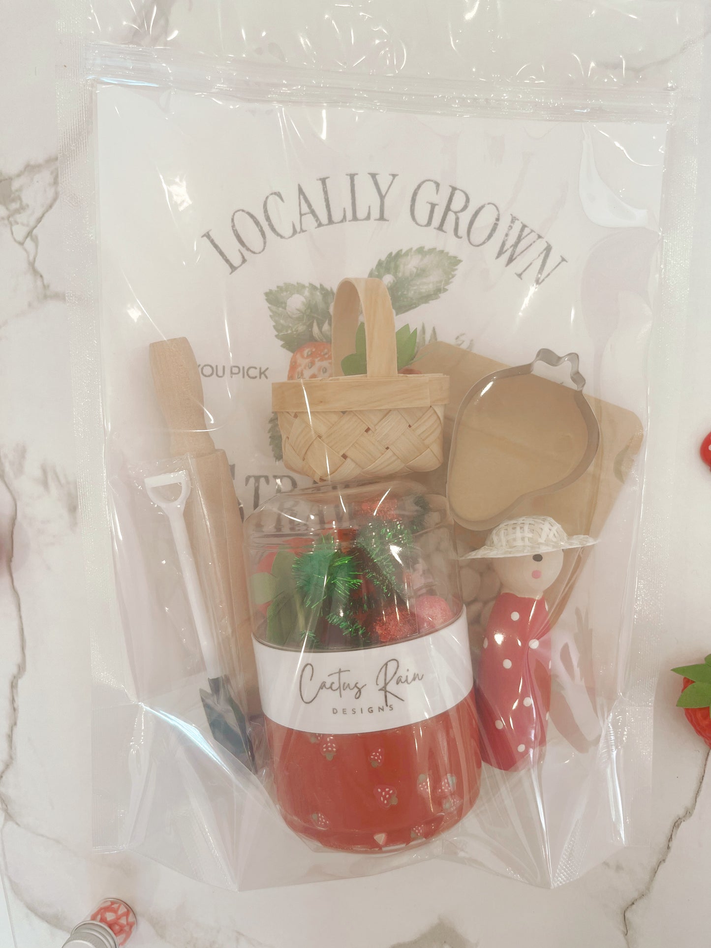STRAWBERRY PATCH Sensory Dough Bag Kit
